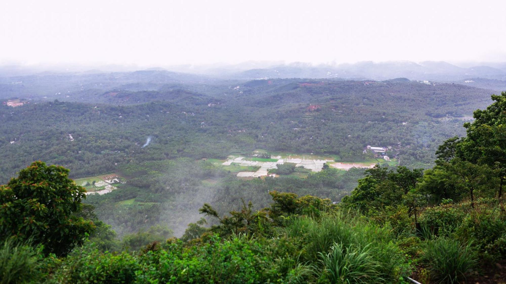Misty Green Hills Parks & Resorts Kondotty Esterno foto