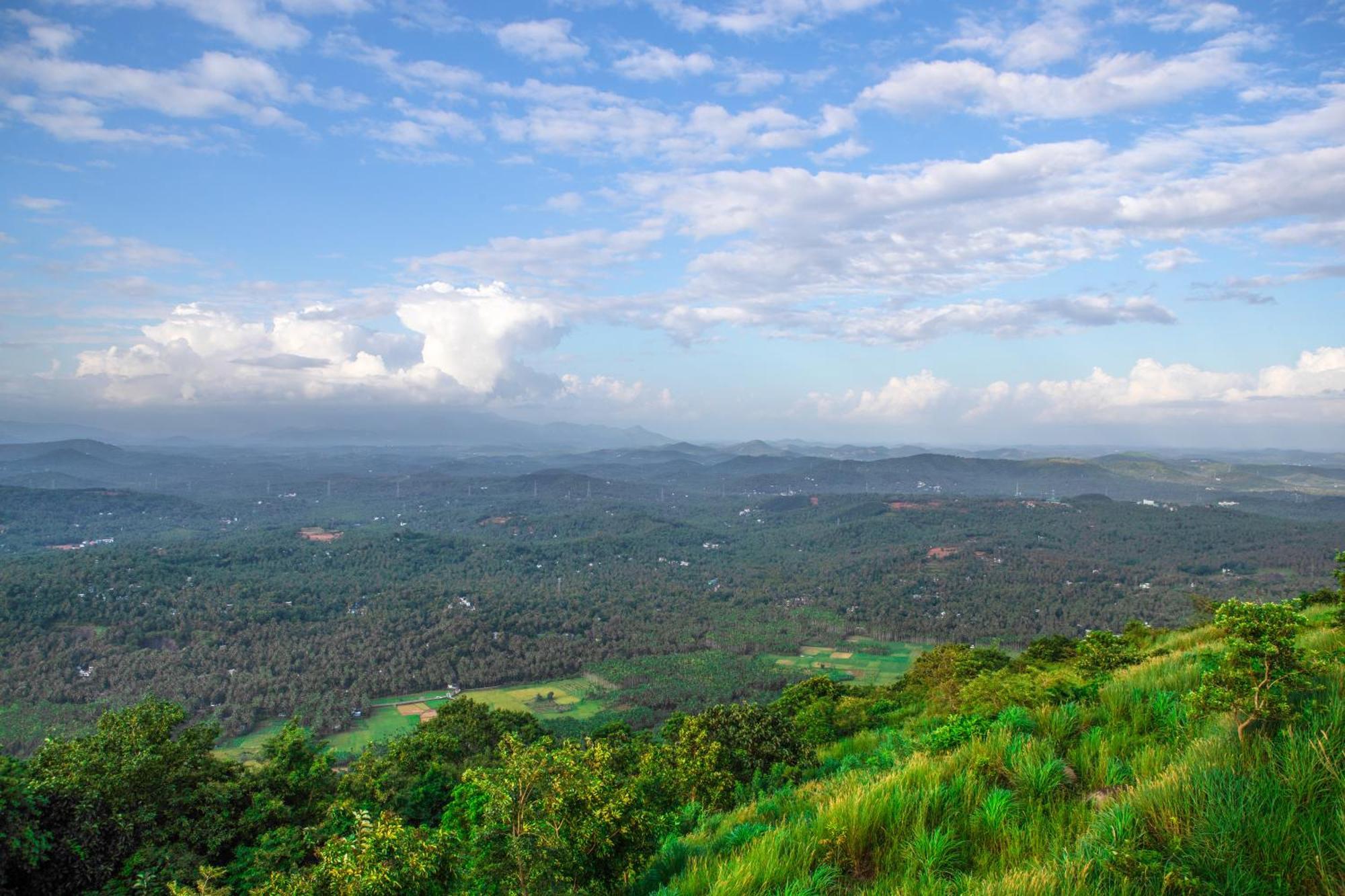 Misty Green Hills Parks & Resorts Kondotty Esterno foto